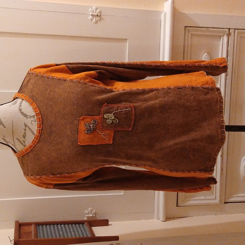 Shop Therapy burnt orange and brown top Sz M